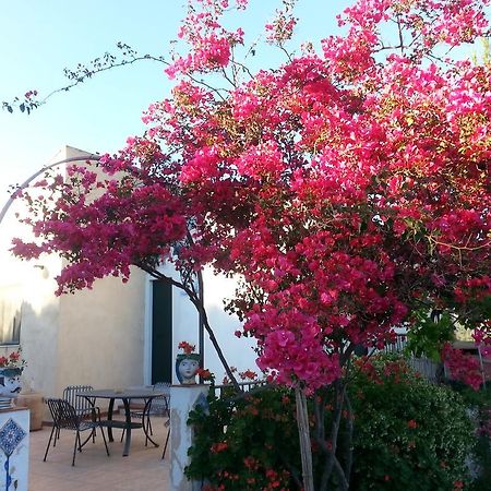 B&B La Casa Dell'Artista Assoro Dış mekan fotoğraf