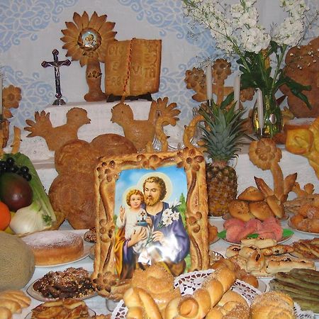 B&B La Casa Dell'Artista Assoro Dış mekan fotoğraf