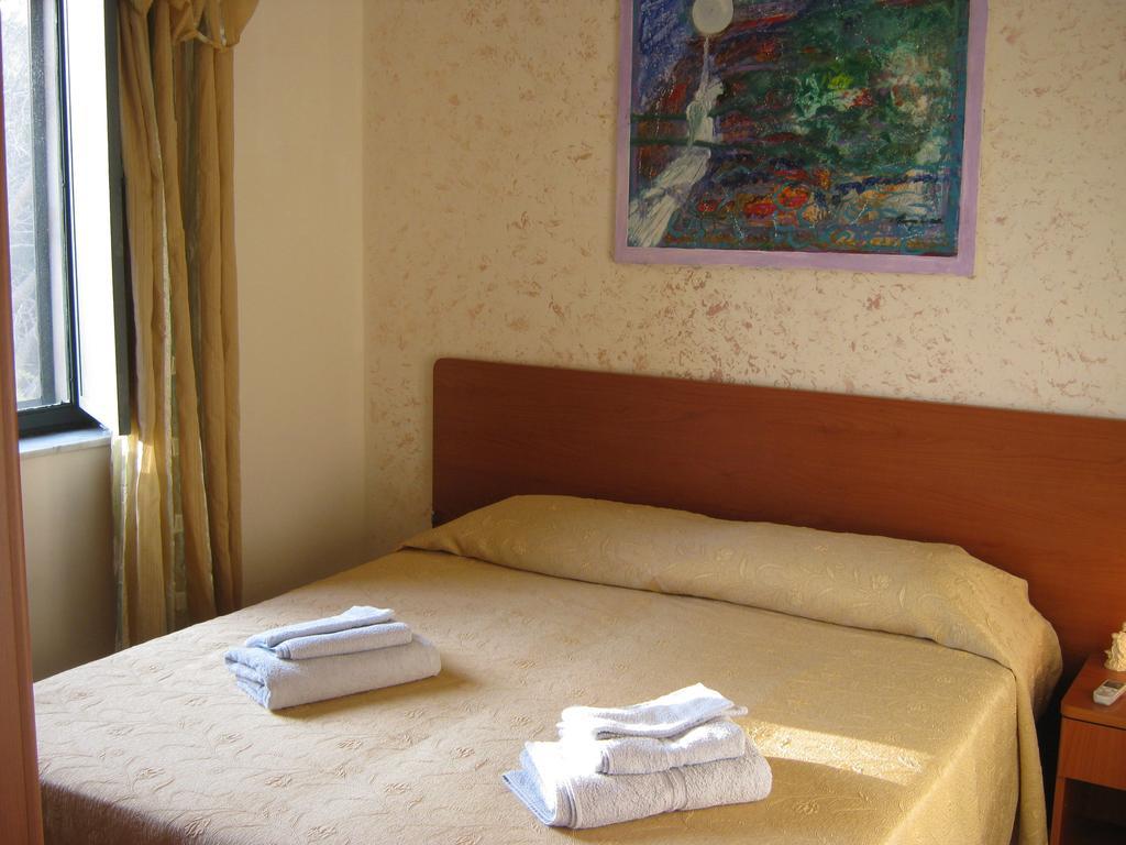 B&B La Casa Dell'Artista Assoro Dış mekan fotoğraf